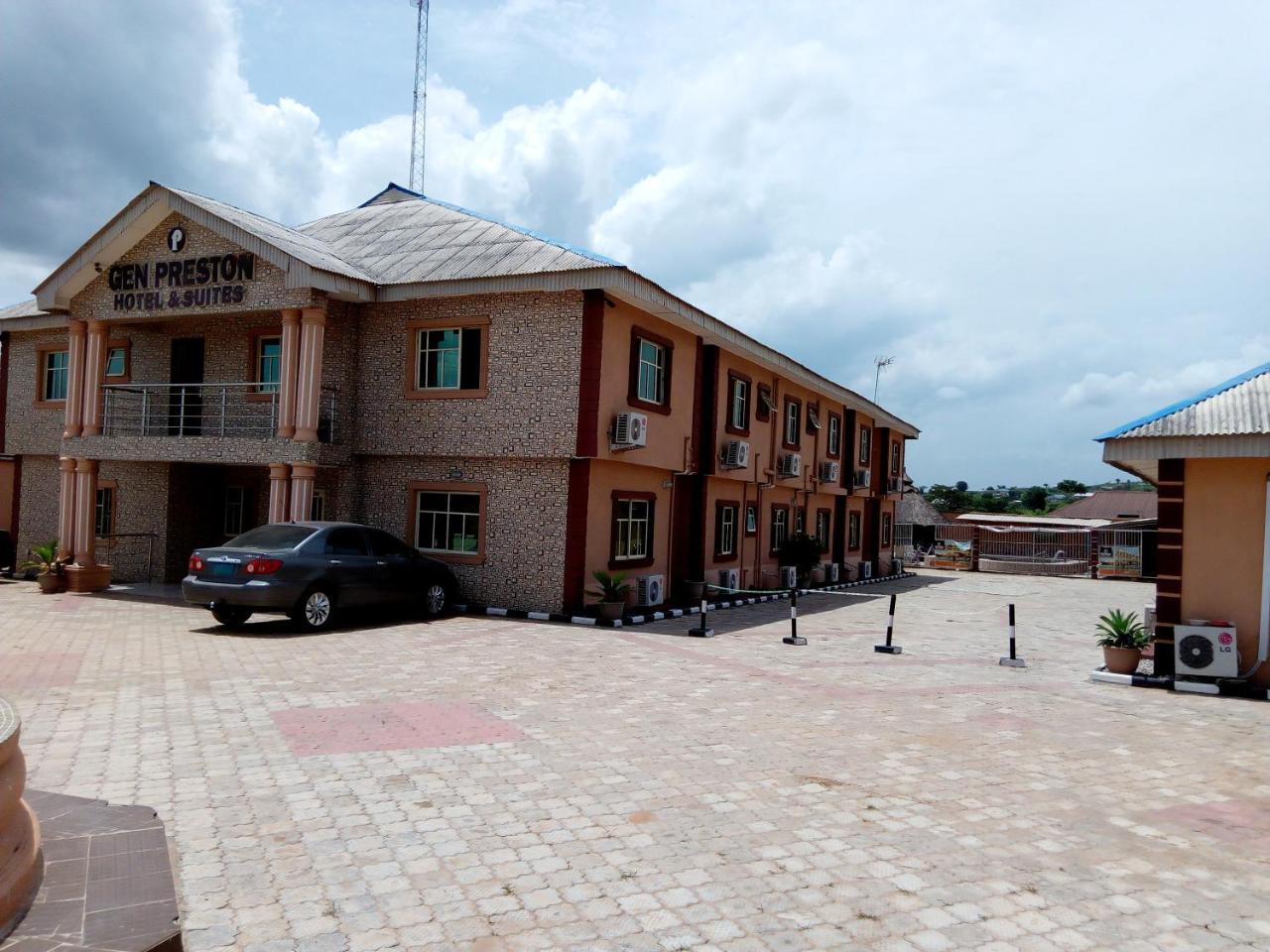 Gen-Preston Hotel And Suites Papalanto Buitenkant foto